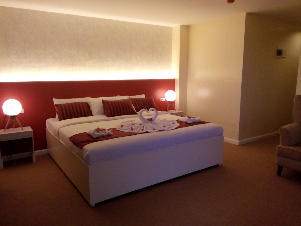 Reddoorz Plus At Hotel Metro Kalibo Exterior photo